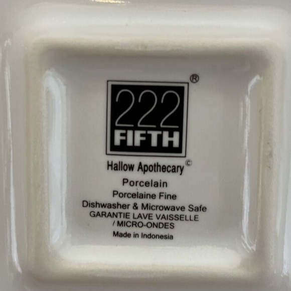 Hallow Apothecary Dr. Howl & Sons Snake Tongue Plate - Picture 6 of 6